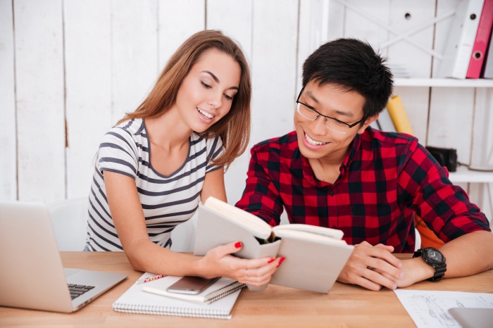 對外經(jīng)濟(jì)貿(mào)易大學(xué)法學(xué)專升本專業(yè)課程科目