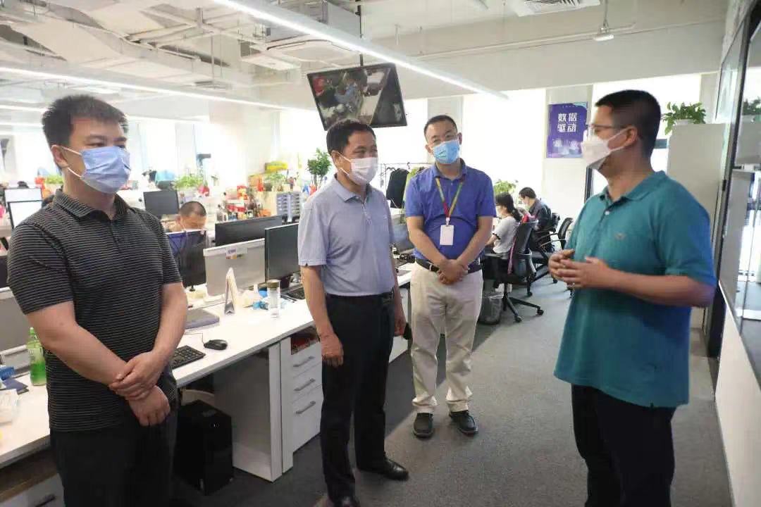 海淀區(qū)領(lǐng)導一行走訪調(diào)研奧鵬教育
